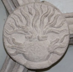 Le pot à feu de Charles de Bourbon, clef de voûte du château de Bouthéon (Auvergne) Le pot à feu de Charles de Bourbon, clef de voûte du château de Bouthéon (Auvergne)