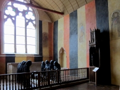 Décor de la chapelle du château de Châteauneuf-en-Auxois aux couleurs de la livrée de Philippe Pot. Décor de la chapelle du château de Châteauneuf-en-Auxois aux couleurs de la livrée de Philippe Pot.