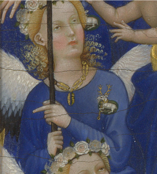 Les anges du Diptyque Wilton portant une version simplifi&eacute;e du collier de la Cosse de gen&ecirc;t. Londres, National Gallery.